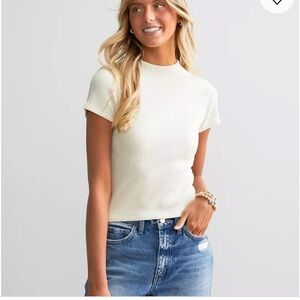Fitz + Eddi cream Short Sleeve waffle Top in from buckle. Worn once